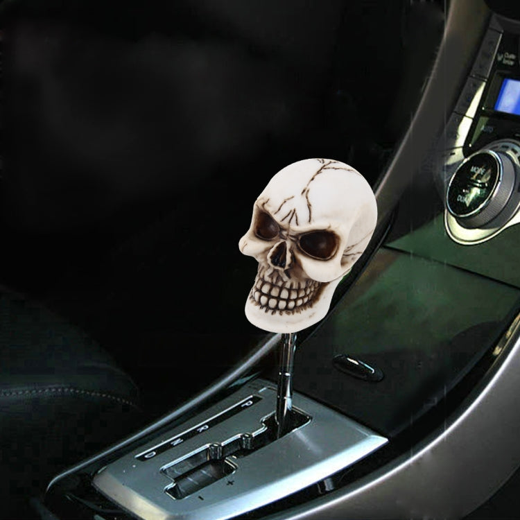 Skull Shaped Gear Shift Knob with Customisable Rubber Covers – Universal Fit for Every Car