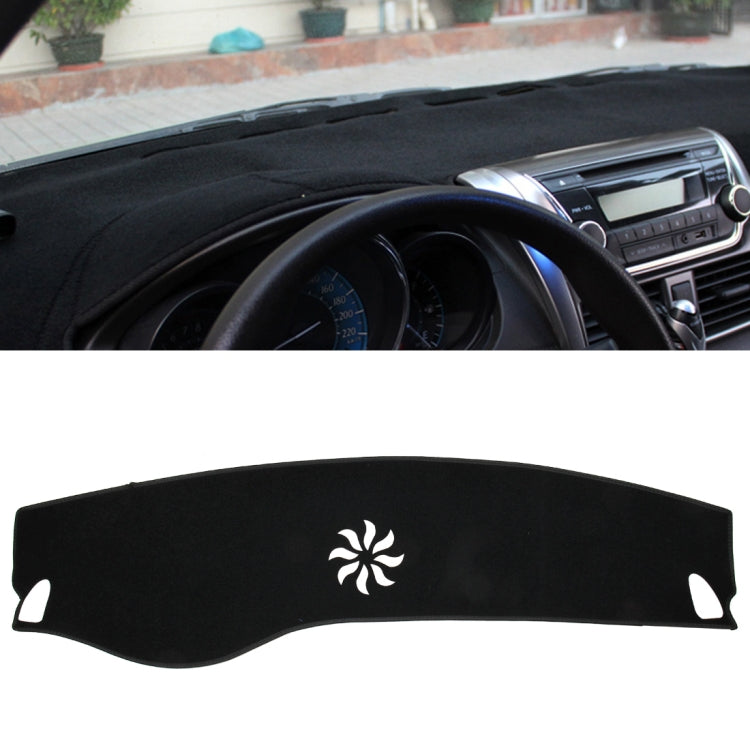 Mercedes-Benz C-Class 2015-2018 Dashboard Sunscreen Mat - Stylish Protection for Your Instrument Panel