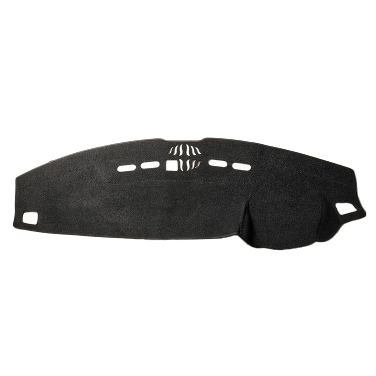 Sleek Black Dashboard Mat for Land Rover Discovery 4 - Ultimate Sunscreen Protection for Your Instrument Panel