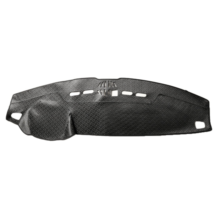 Sleek Black Dashboard Mat for Land Rover Discovery 4 - Ultimate Sunscreen Protection for Your Instrument Panel