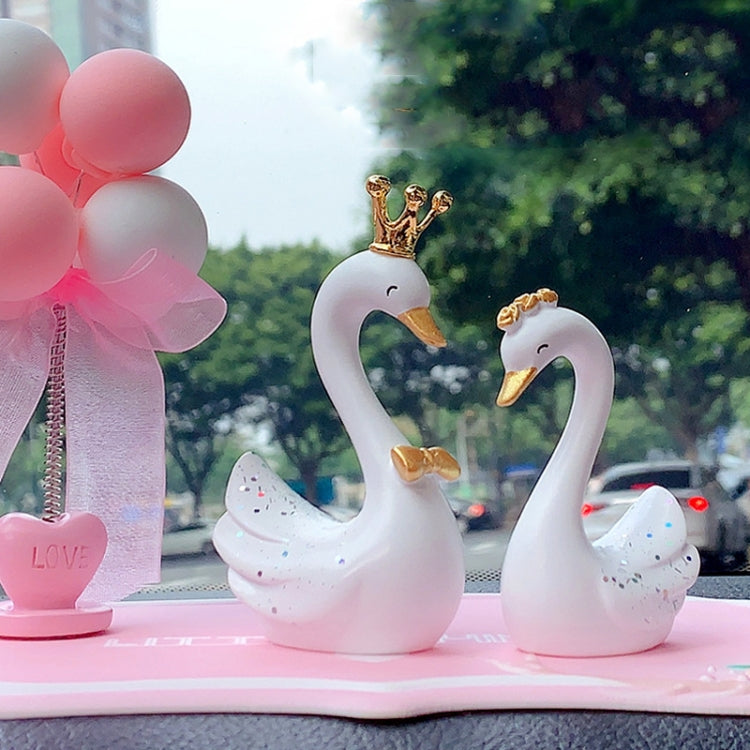 Pair of Elegant Swan Resin Figurines for Cake and Car Decoration – Perfect for Birthdays and Valentine's Day