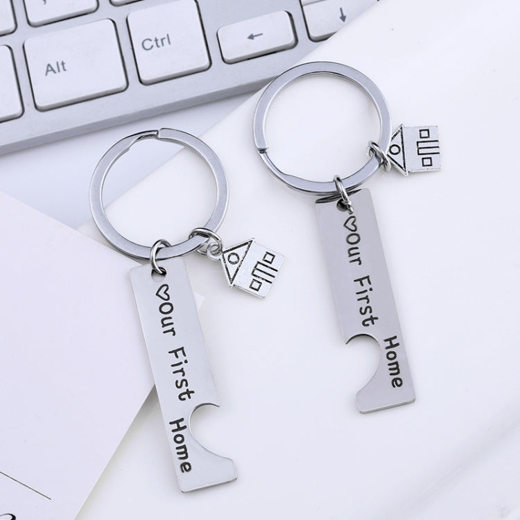 Chic Stainless Steel Keychain Set with House Pendant – Lightweight & Durable