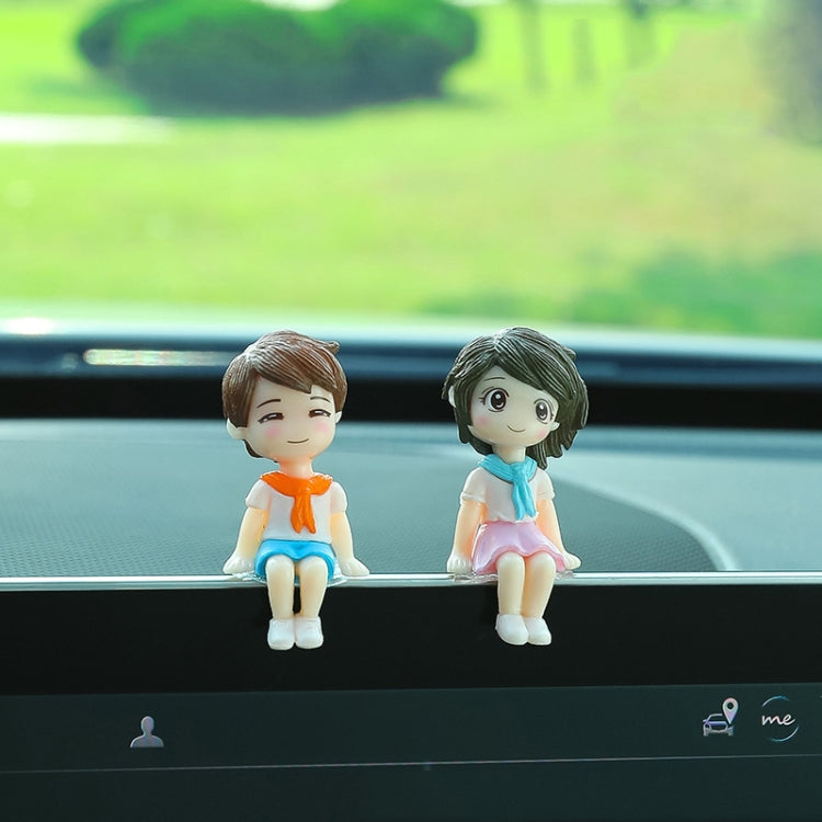Charming Kissing Couple Car Decoration Doll – PVC Hand-Painted Elegance