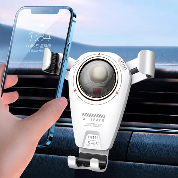 Gravity-Defying Car Phone Holder with Rotating Bracket for Effortless Access